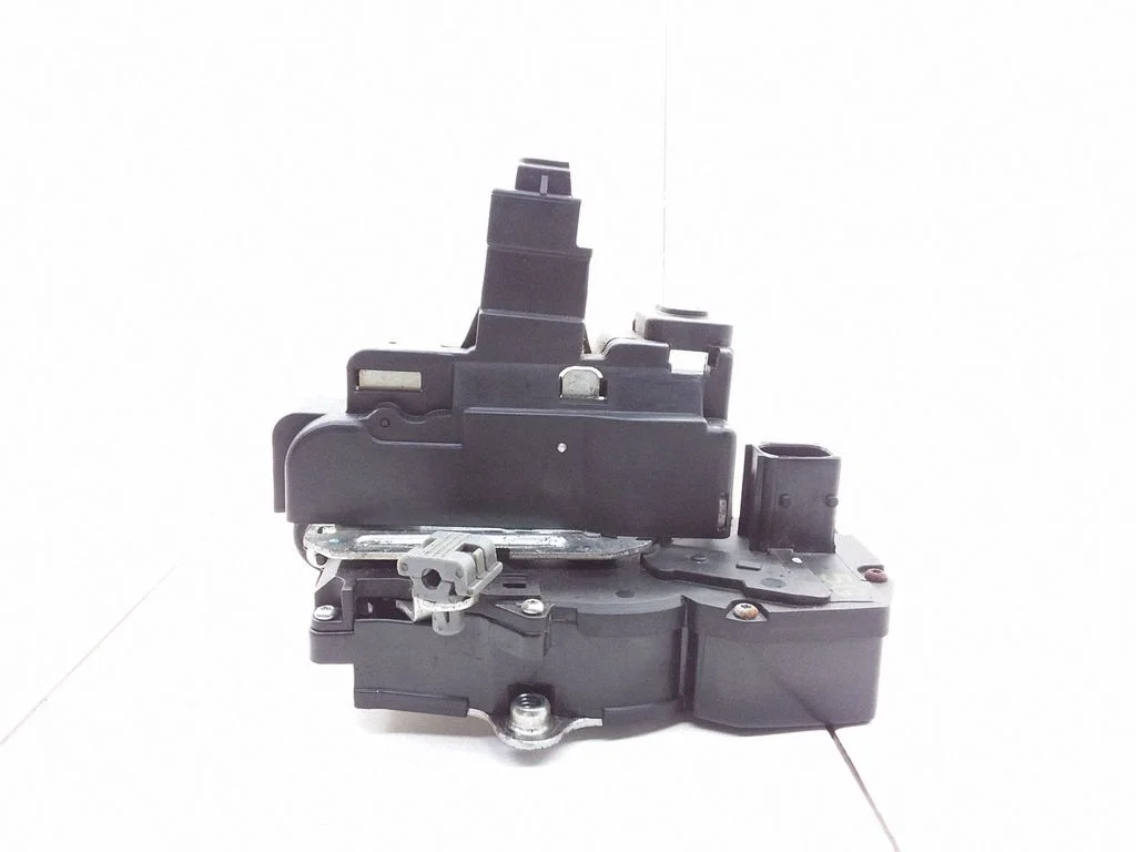 Rear door lock – Opel Antara (2006-2016)