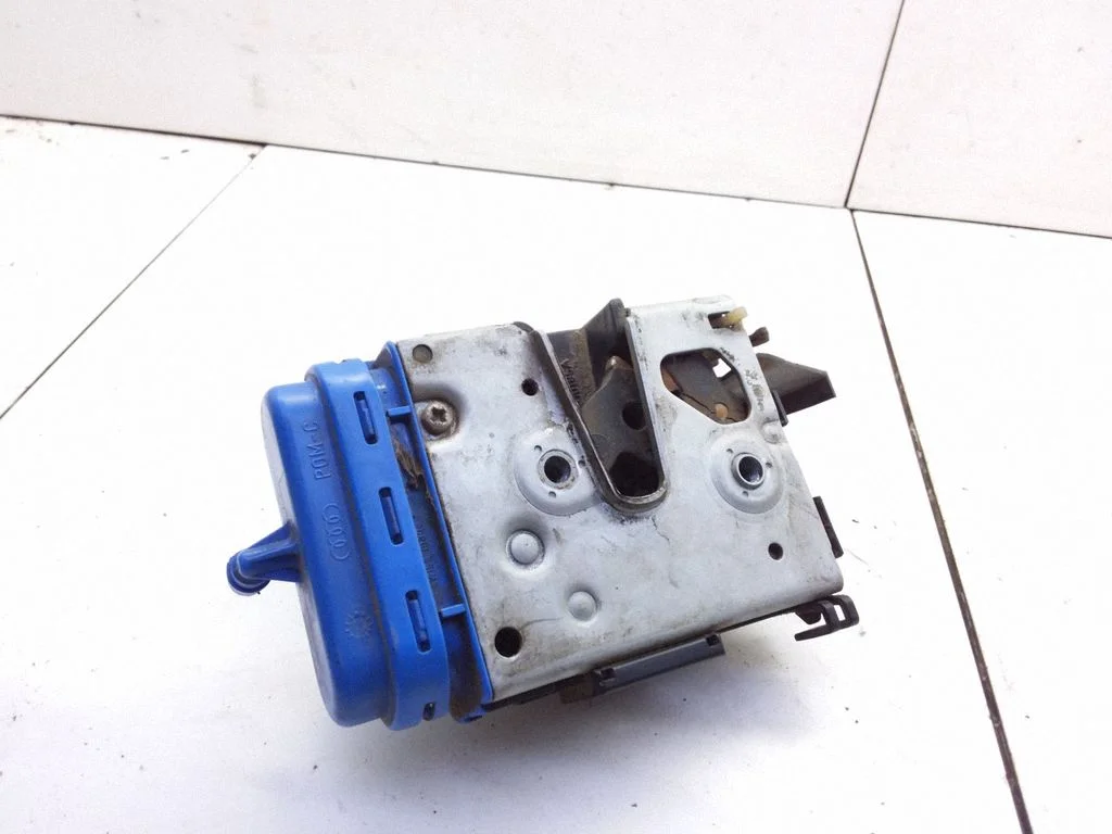 Rear door lock – Audi A4 S4 B5 8D (1994-1999)