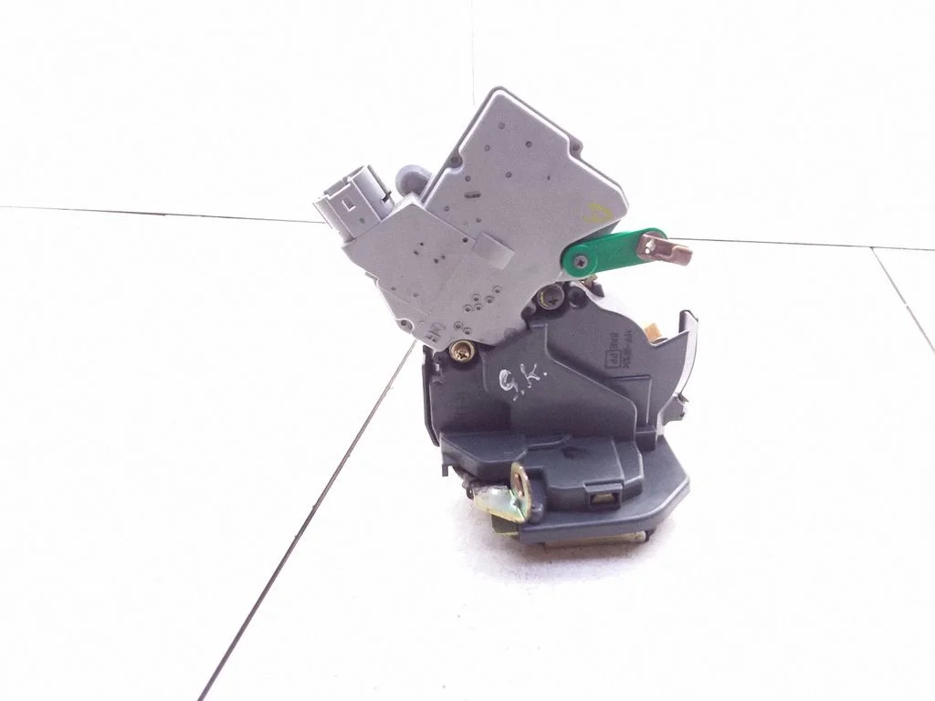 Rear door lock 1120009