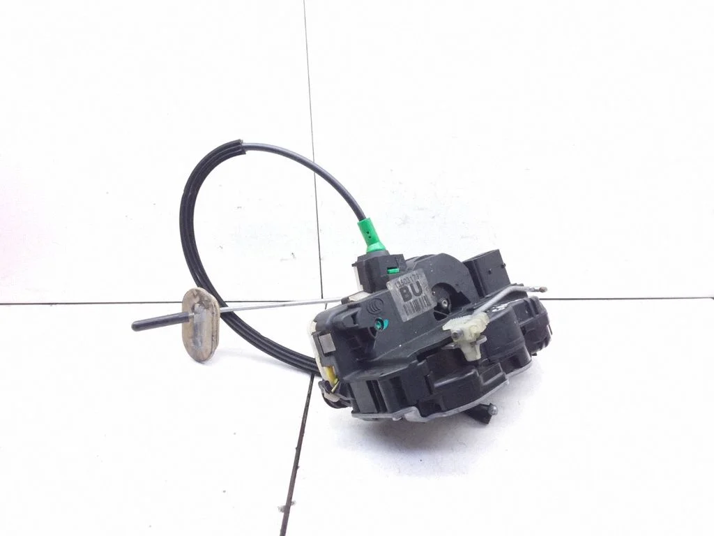 Rear door lock – Opel Insignia A (2008-2017)