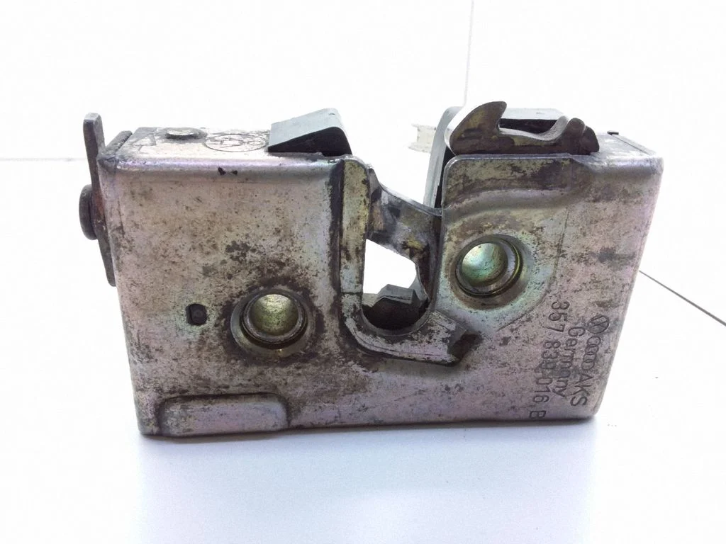 Rear door lock – Volkswagen Passat B3 (1988-1993)