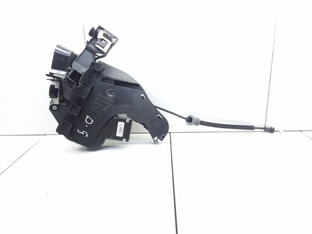 Rear door lock – Volvo V50 (2004-2007)