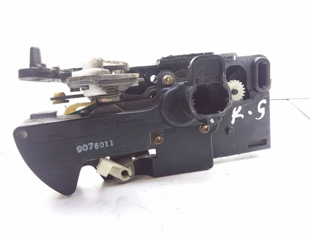 Rear door lock – Opel Frontera B (1998-2004)