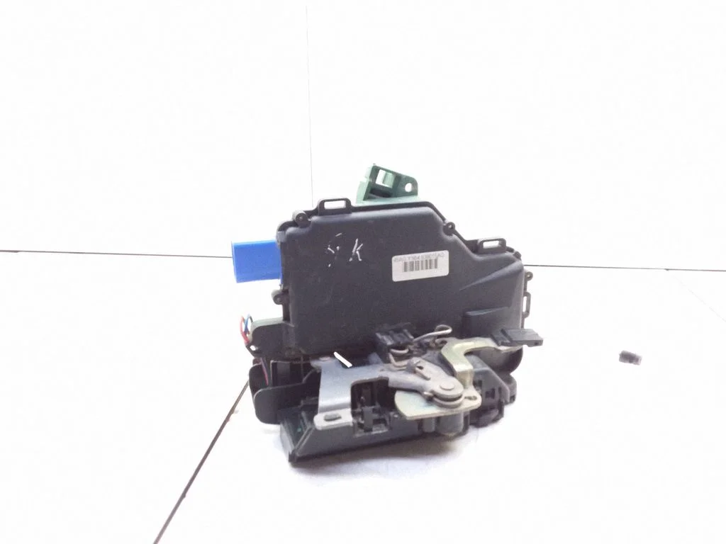 Rear door lock Y3B4839015AG