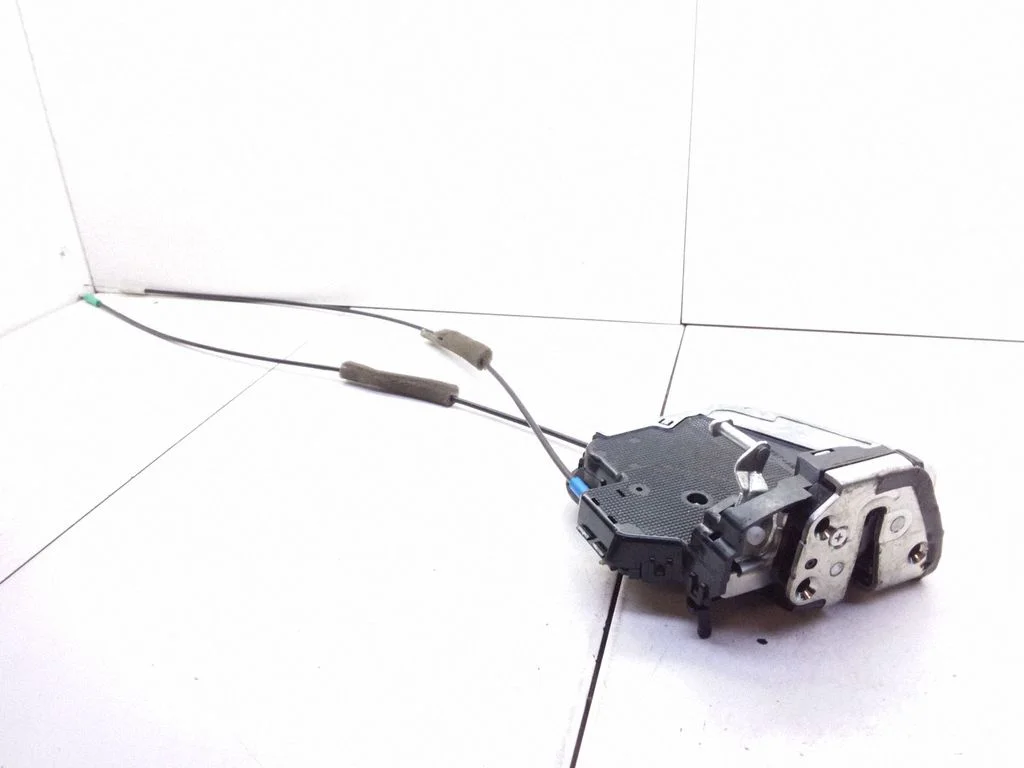 Rear door lock 6B1703
