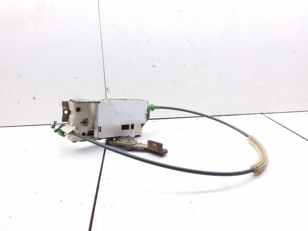Rear door lock C7G0A