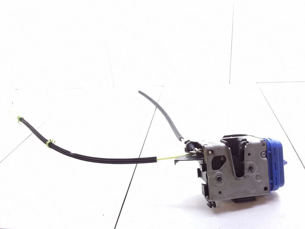 Rear door lock 8D0839016A