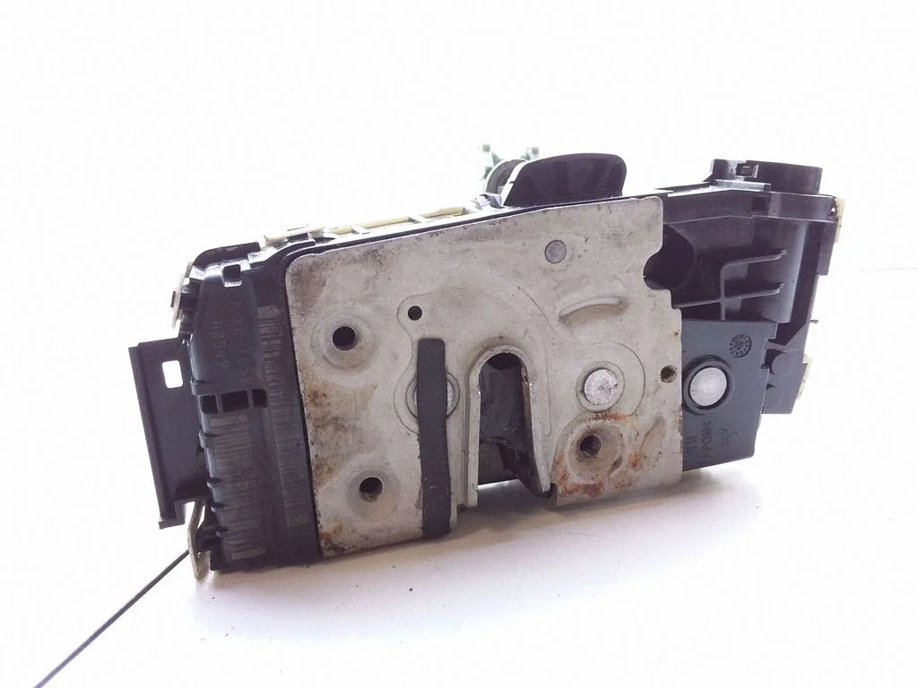 Rear door lock 04589418AB