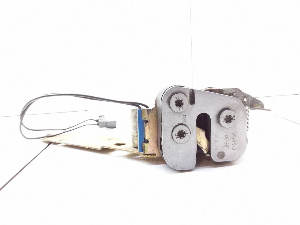 Rear door lock 6943492 – Saab 9000 CS (1992-1998)