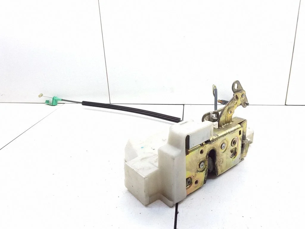 Zamek drzwi tylnych 93BBF264A27