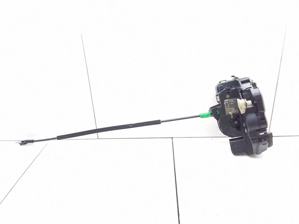 Rear door lock 13503788