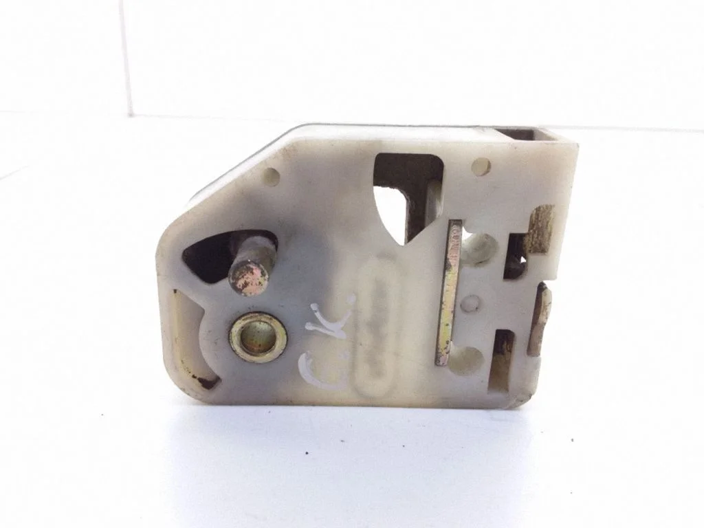 Rear door lock – Renault Espace I (1984-1991)
