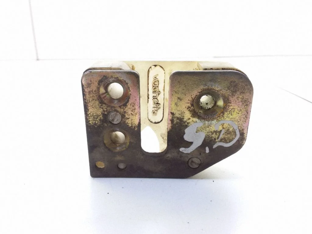 Rear door lock – Renault Espace I (1984-1991)