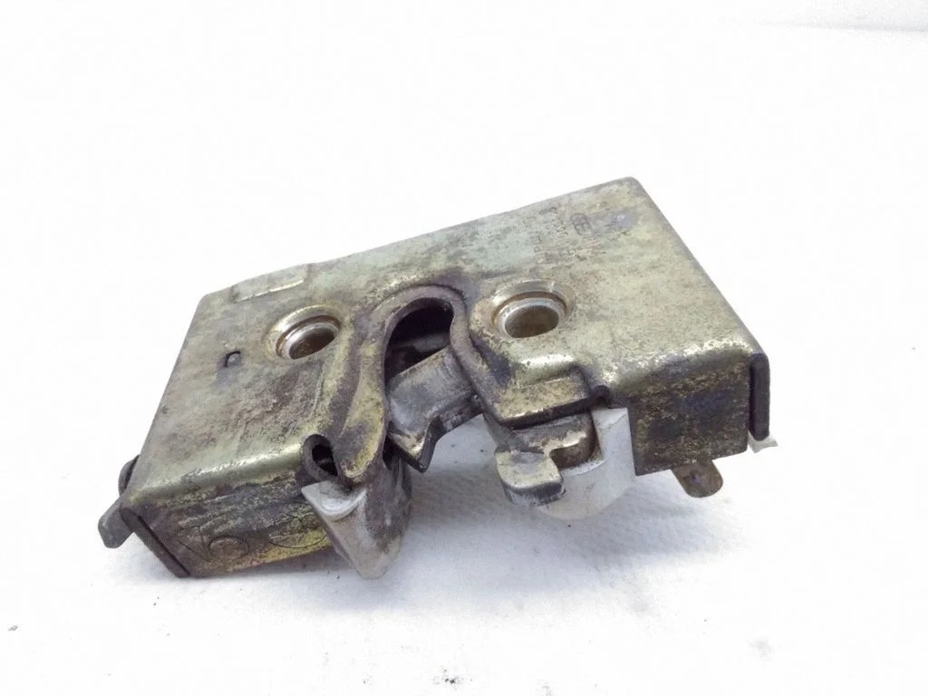 Rear door lock 813839015F
