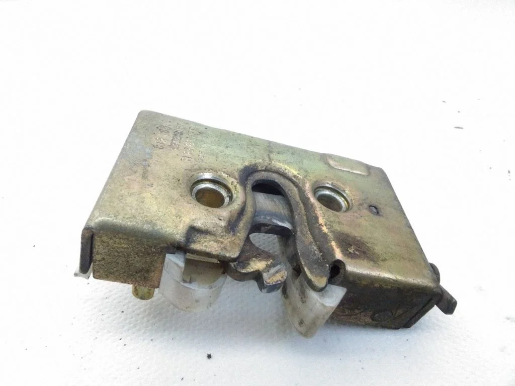 Rear door lock 813839016