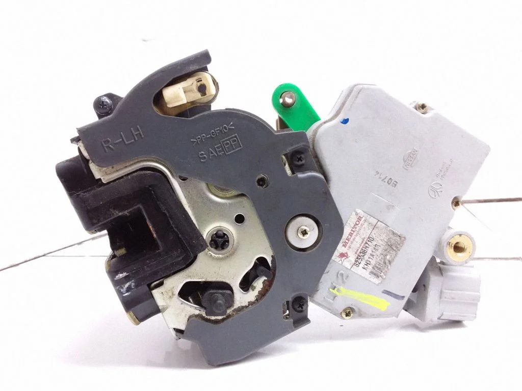 Rear door lock 825536H710