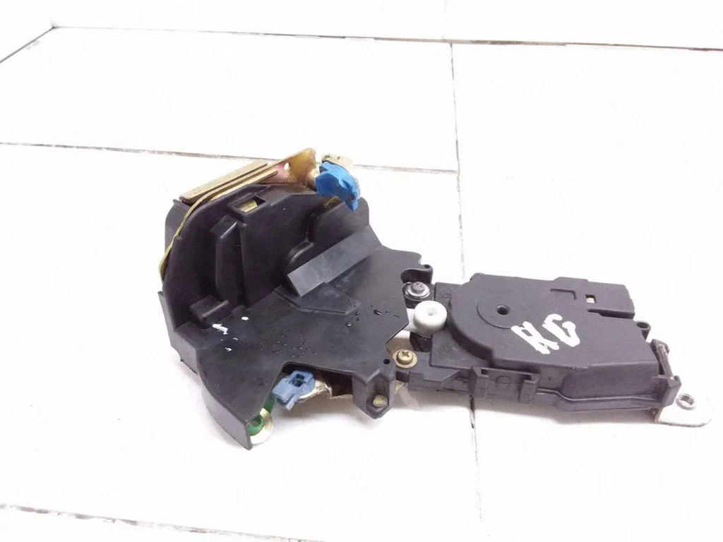 Tagaukse lukk – Subaru Legacy (1999-2003)