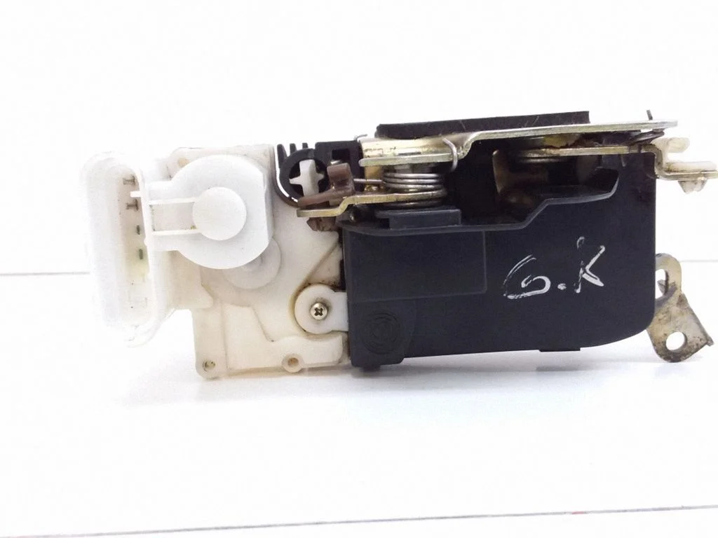 Rear door lock B792