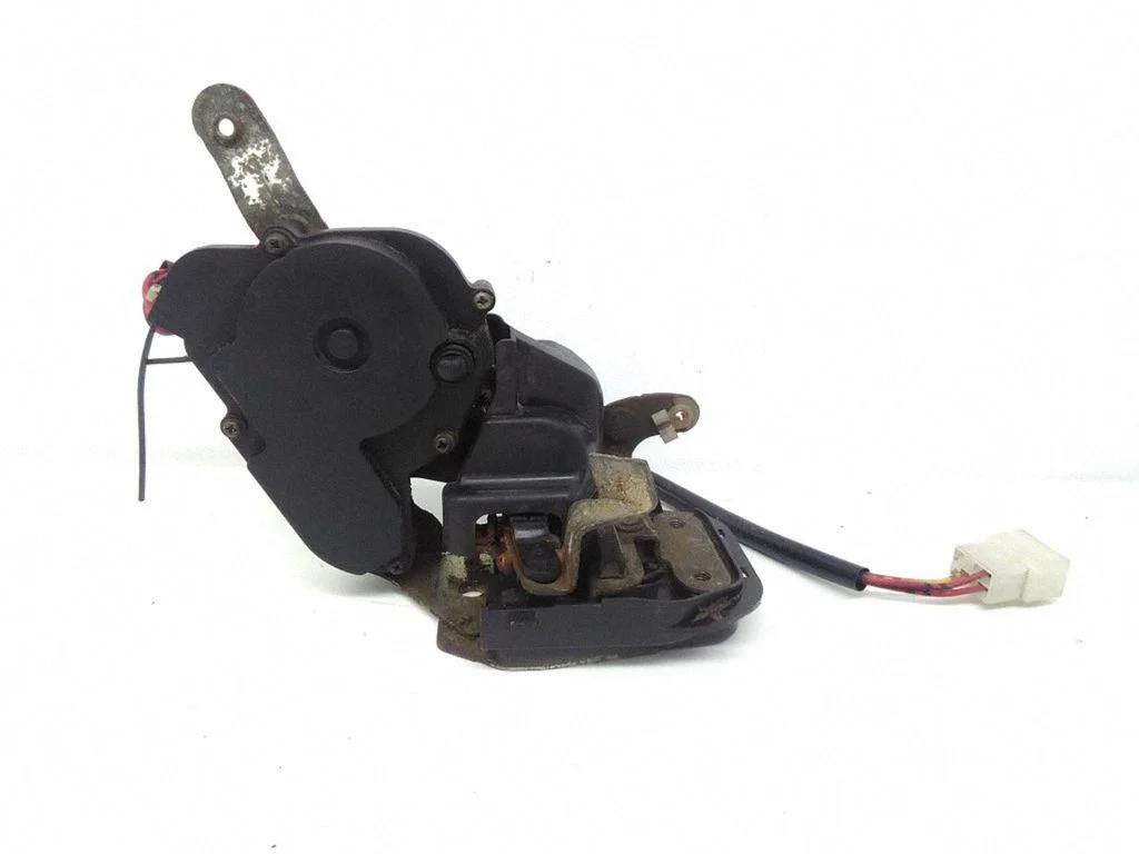 Rear door lock – left