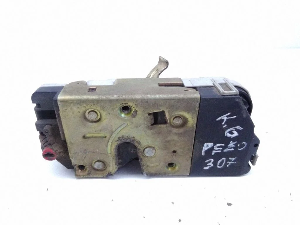 Rear door lock – left