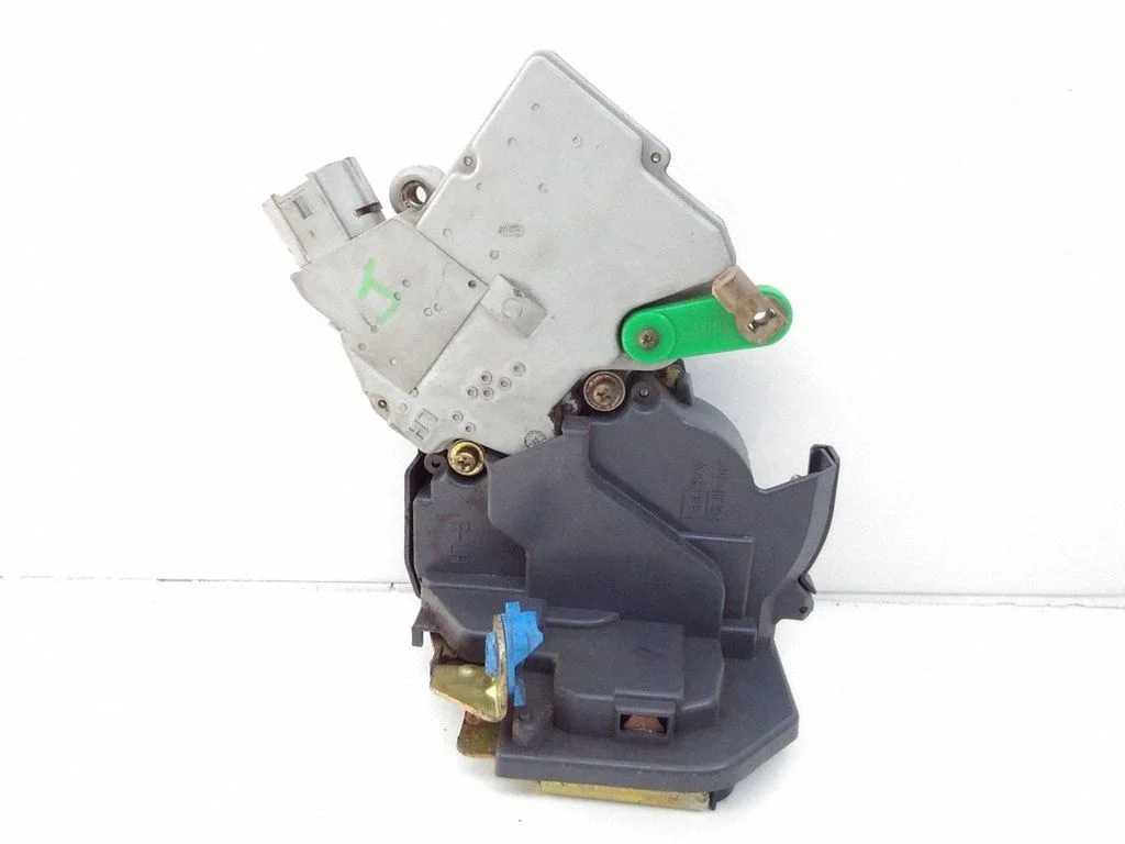 Rear door lock 825538H710