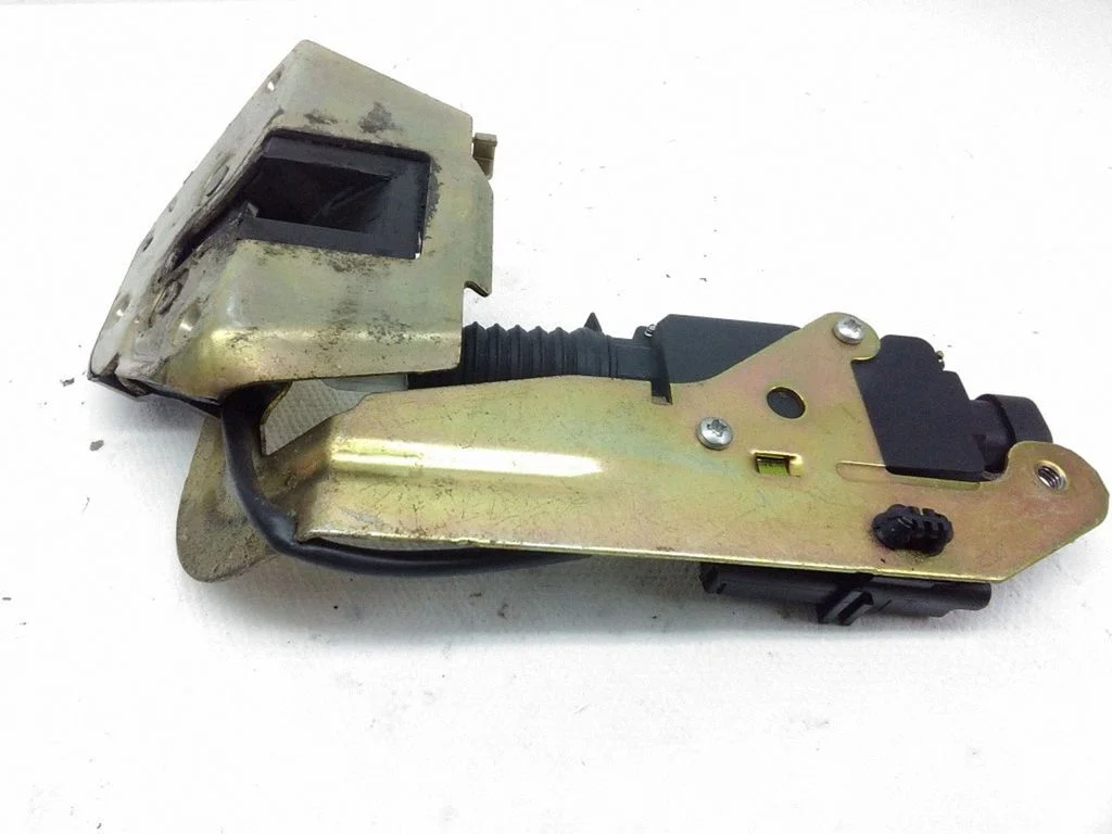 Rear door lock 135203141303
