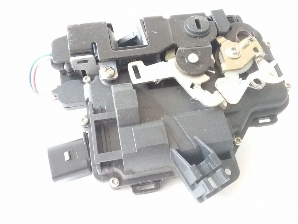 Rear door lock – left