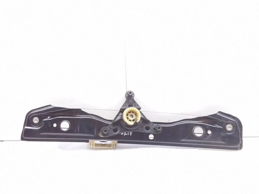 Rear window lifting mechanism without motor – Mercedes-Benz A-Class W176 (2012-2018)