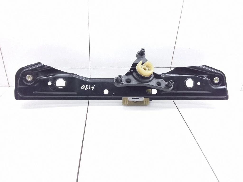 Rear window lifting mechanism without motor – Mercedes-Benz A-Class W176 (2012-2018)