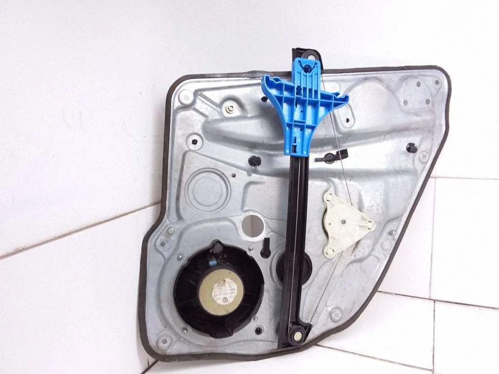 Rear window lifting mechanism without motor 1J4839755C