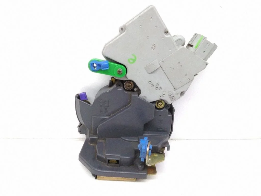 Rear door lock 825528H710
