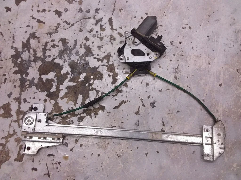 Rear door window regulator with motor 1494841080