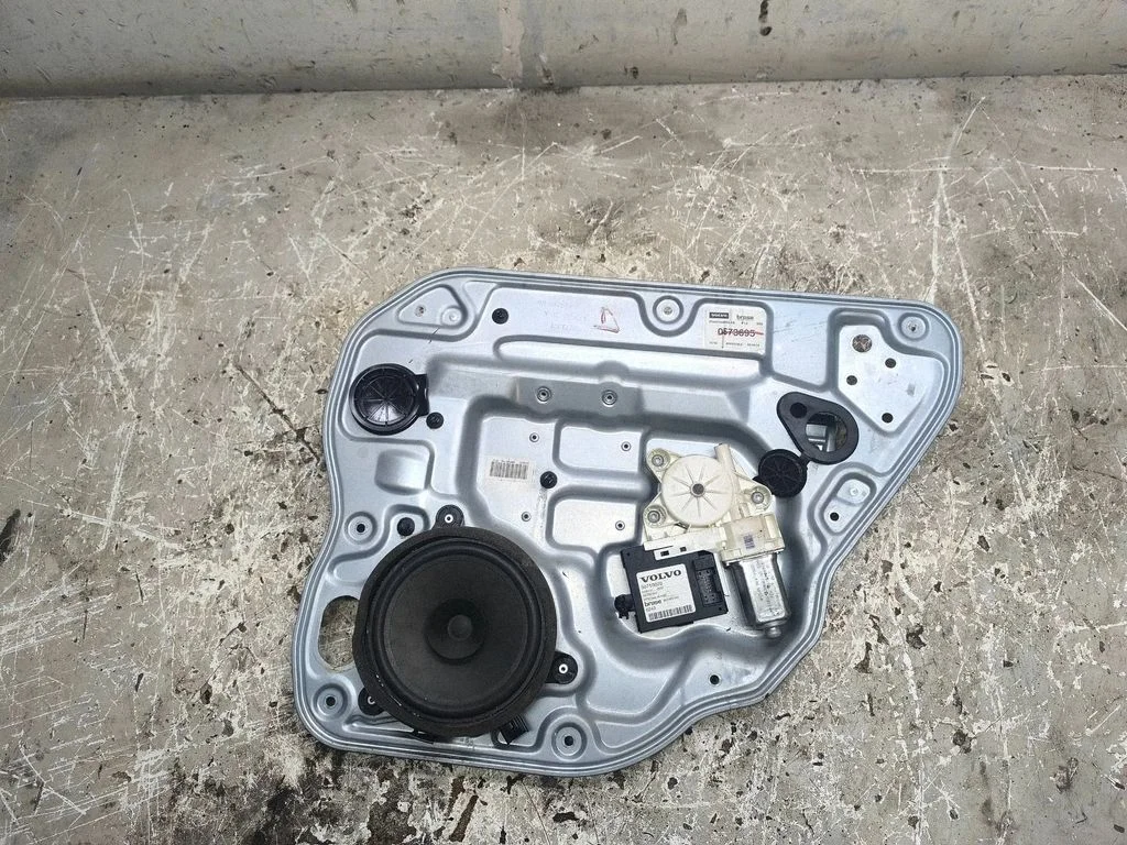 Rear door window regulator with motor 30710070