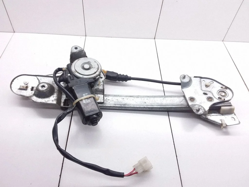 Tagaukse elektriline aknatõstuk mootoriga 61364 – Mazda Xedos 6 (1992-2000)
