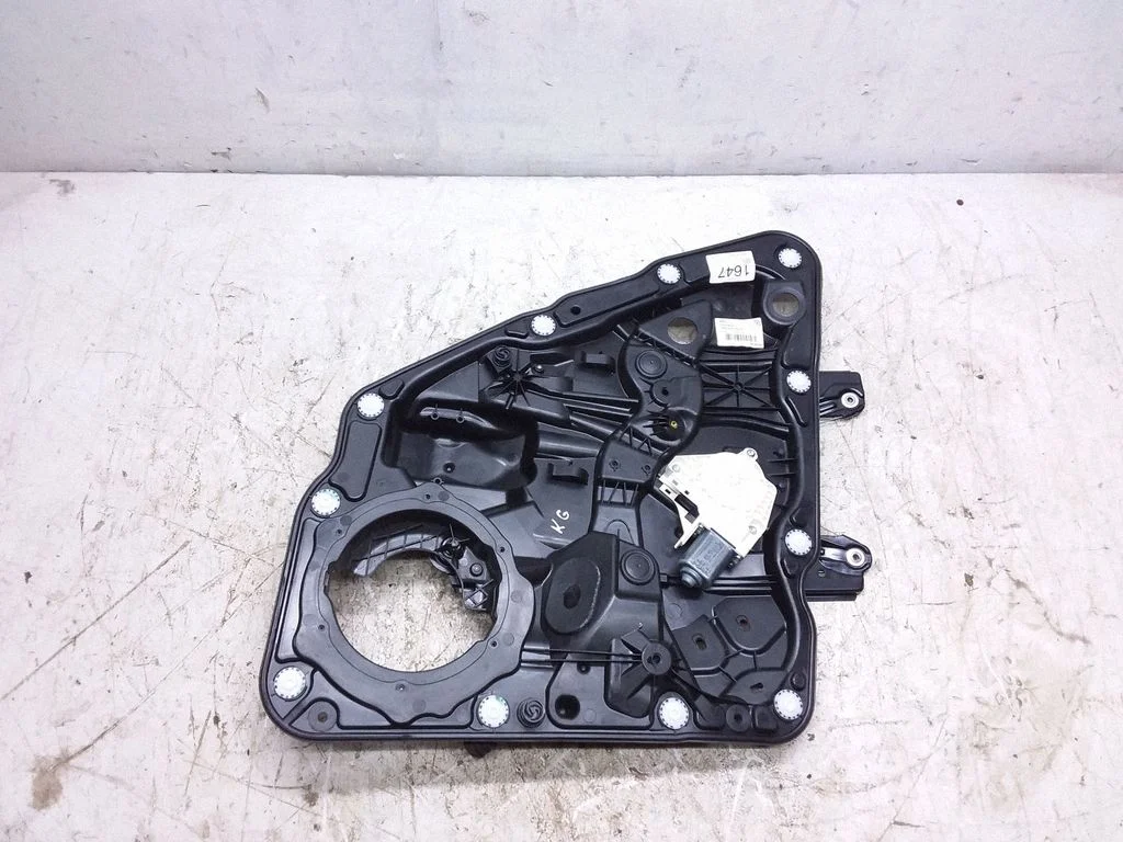 Rear door window regulator with motor – Volkswagen Touareg II (2010-2018)