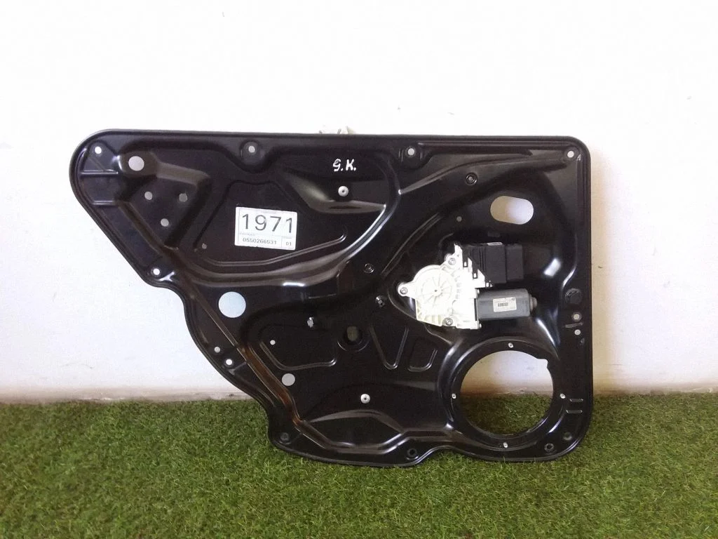 Rear door window regulator with motor 3C4839755H