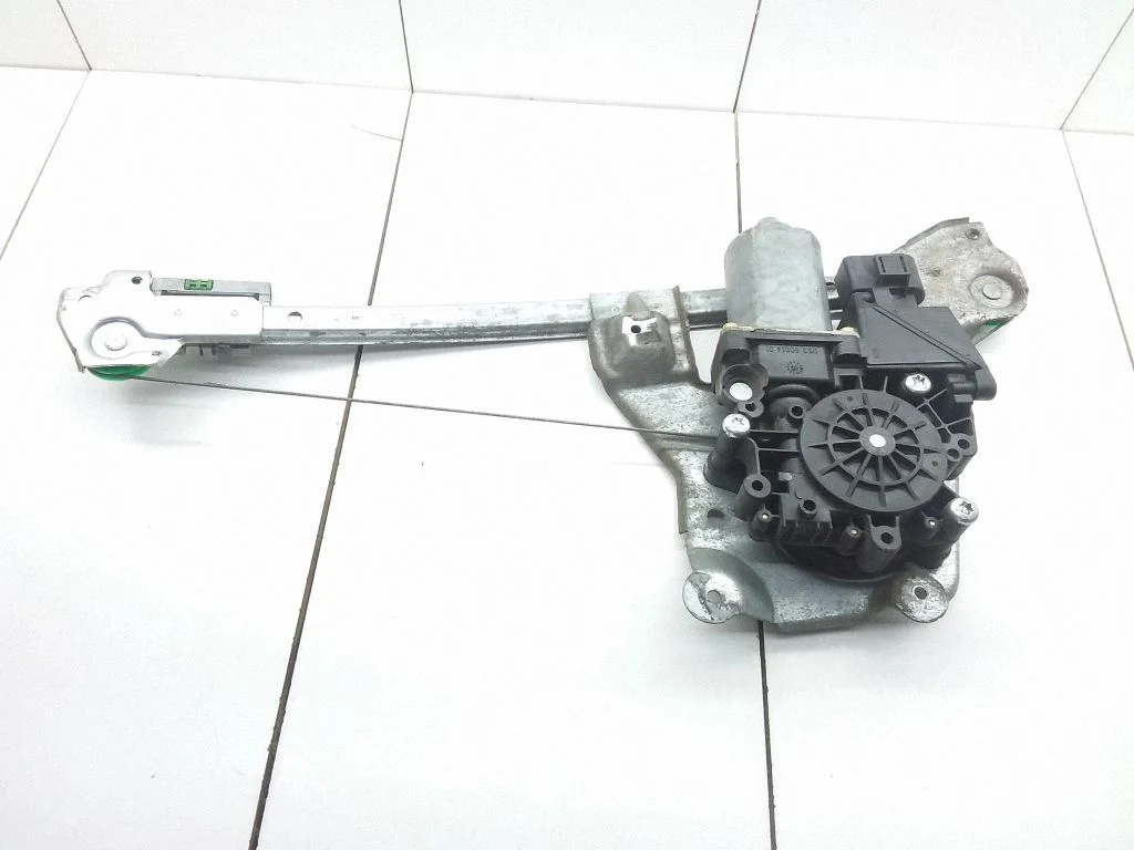 El. loga pacēlāja mehānisma komplekts – Audi A6 S6 C4 4A (1994-1997)