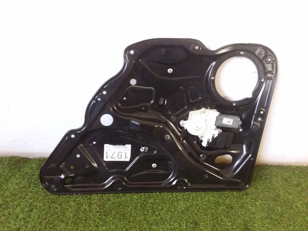 Rear door window regulator with motor 3C4839756H