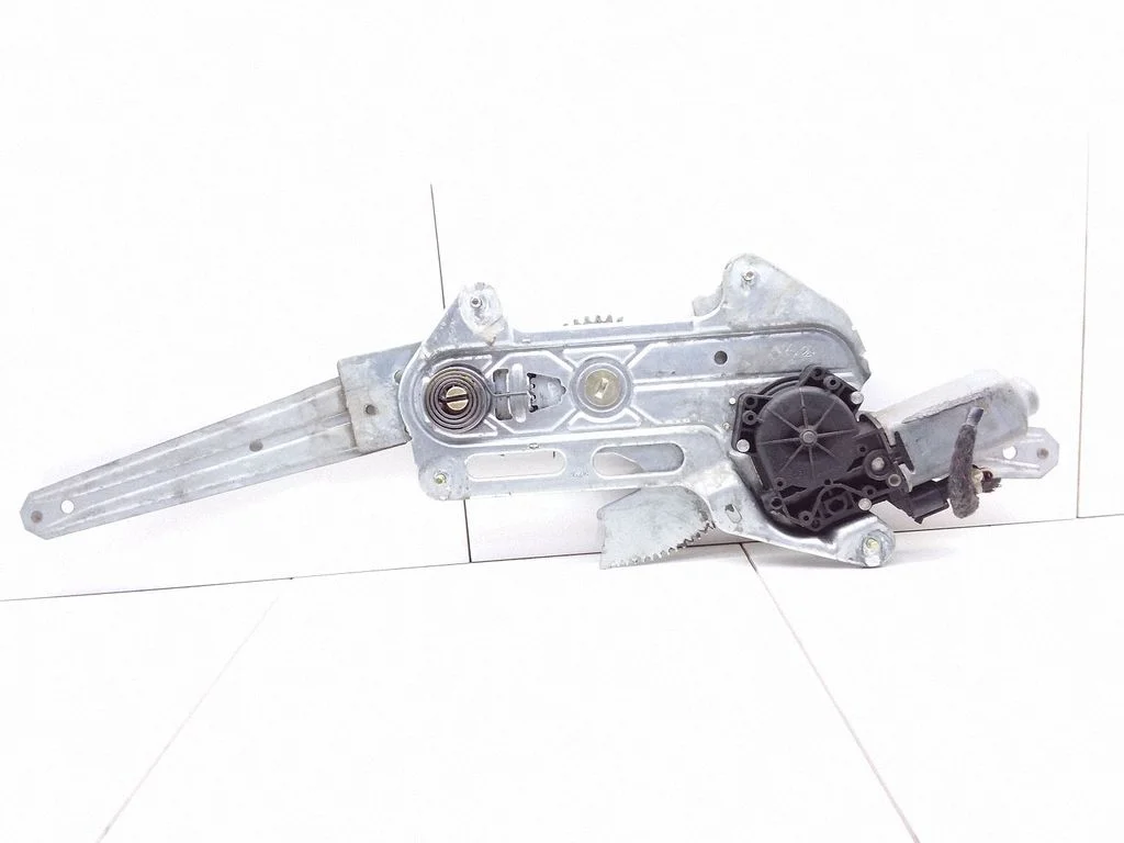 Rear door window regulator with motor 400153A
