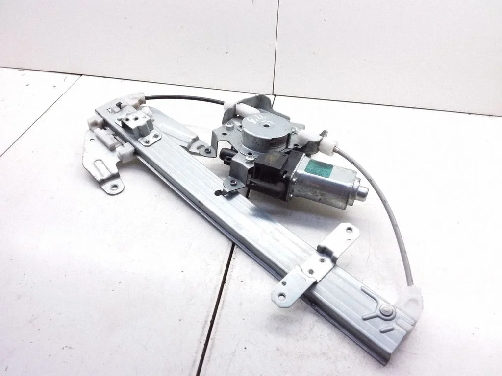 Rear door window regulator with motor 807308991C