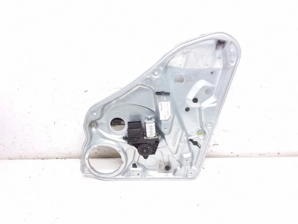 Rear door window regulator with motor – Volkswagen Passat B5.5 (2001-2005)