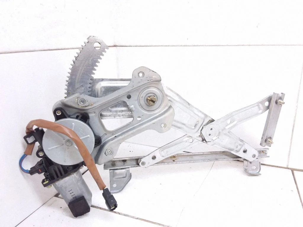 Tagaukse elektriline aknatõstuk mootoriga – Subaru Impreza II (2001-2002)