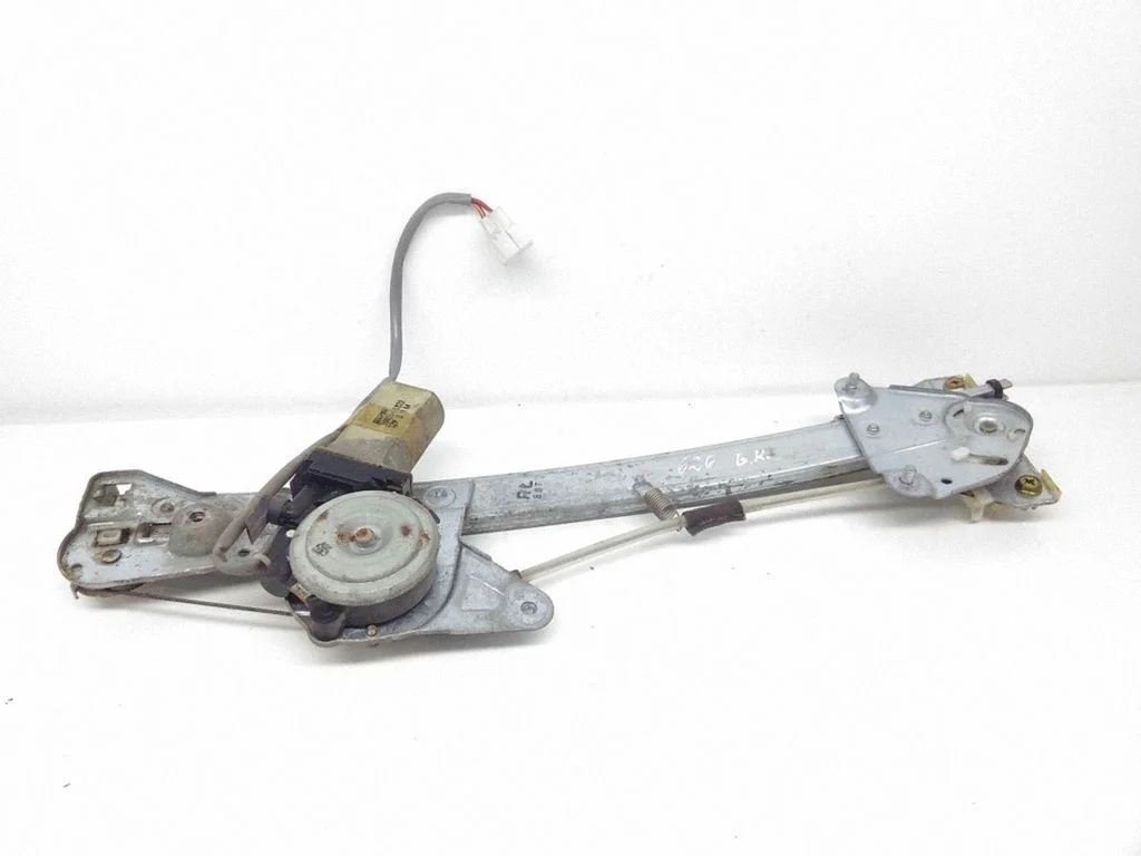 Tagaukse elektriline aknatõstuk mootoriga – Mazda 626 (1998-2002)