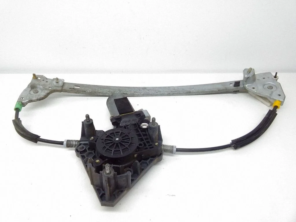 Podnośnik szyby tylnej z silniczkiem – Peugeot 406 (1996-1999)