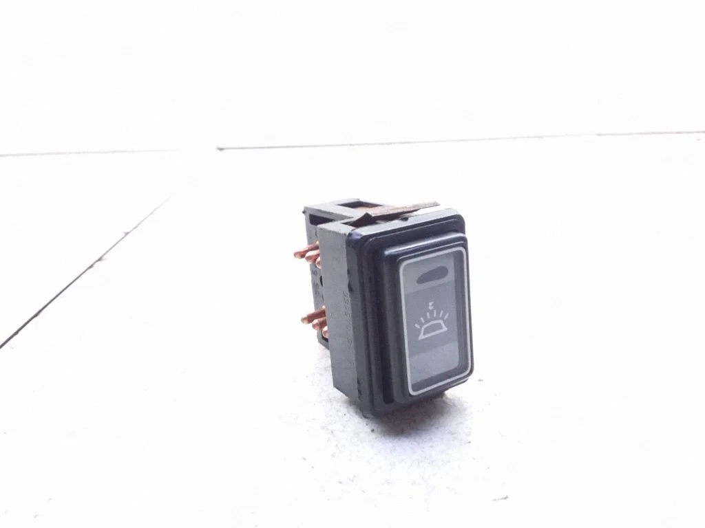 Switch for retractable tow bar