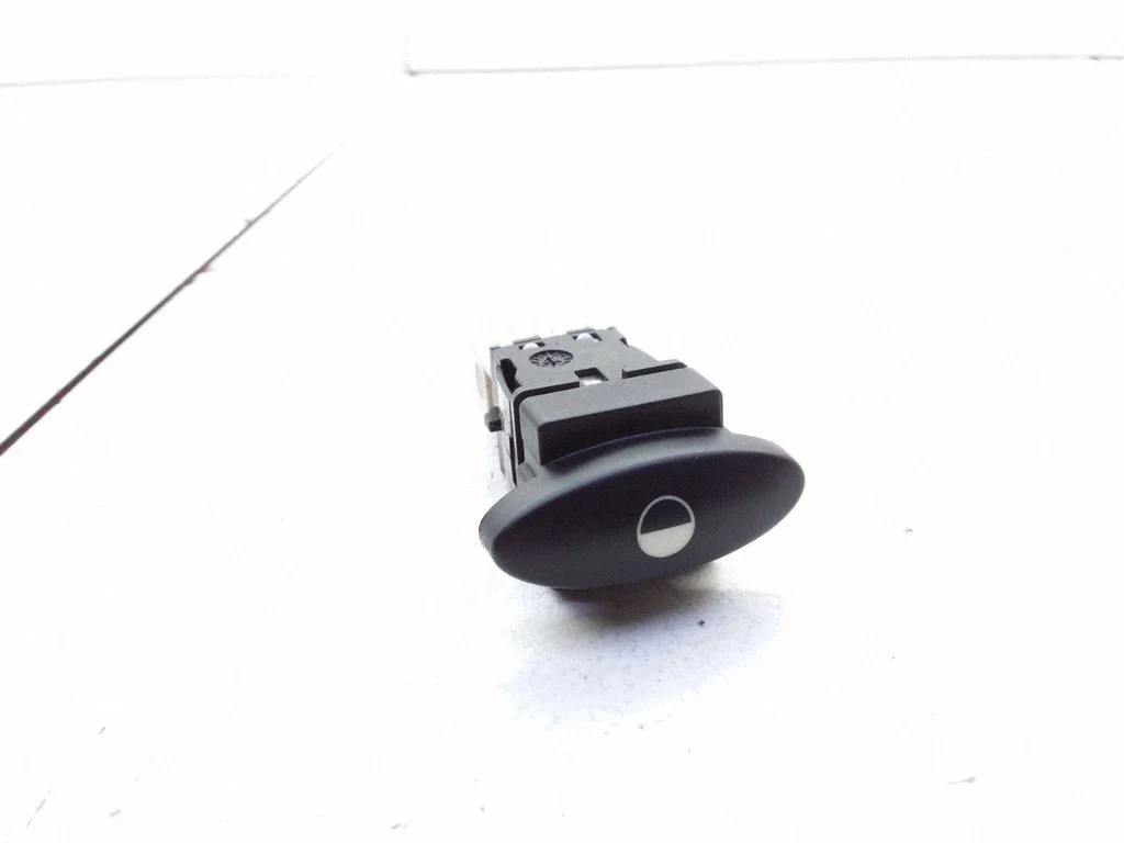 Switch for retractable tow bar – Citroen C5 (2001-2004)
