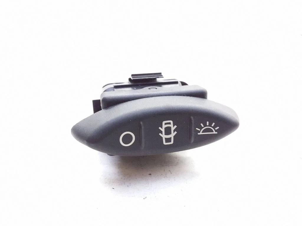 Switch for retractable tow bar