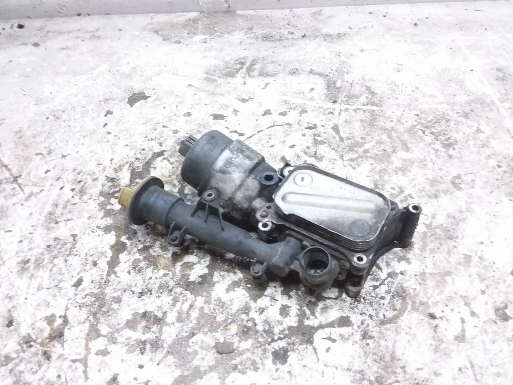 Oil filter mounting bracket – Opel Meriva A (2003-2010)