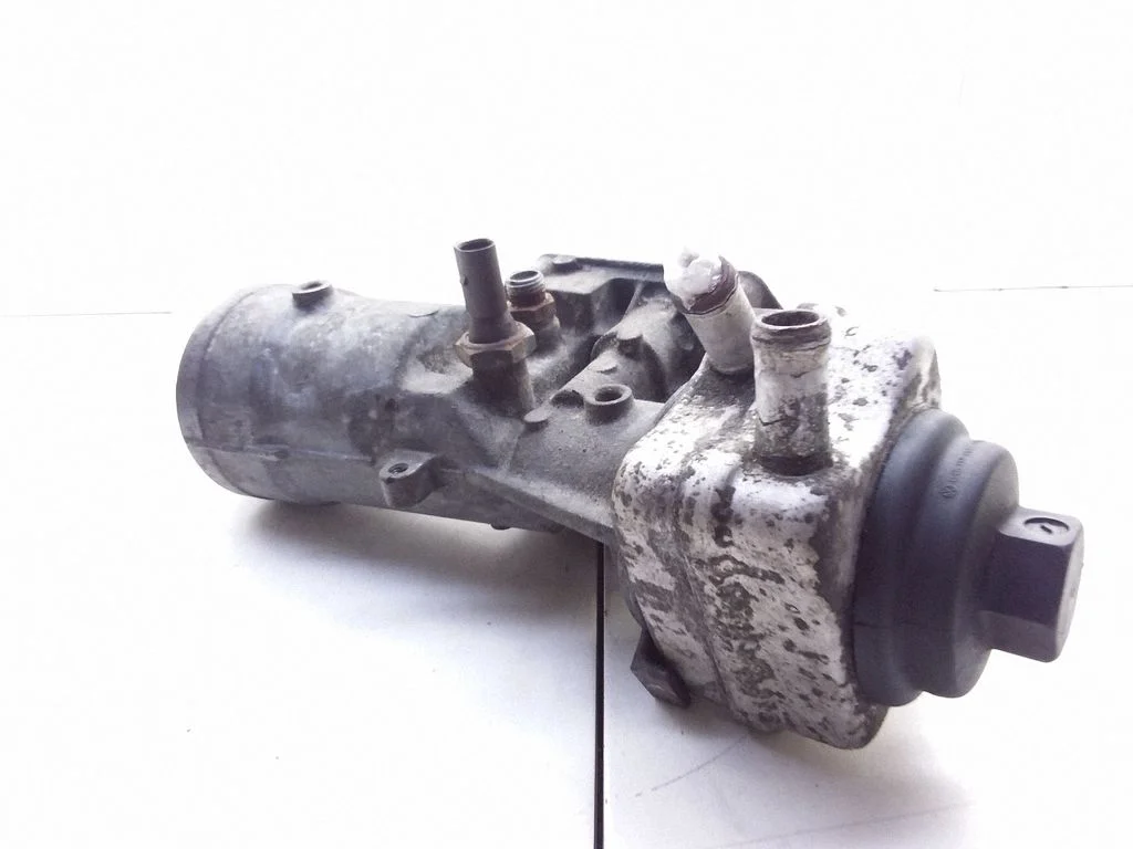 Oil filter mounting bracket 045115389E