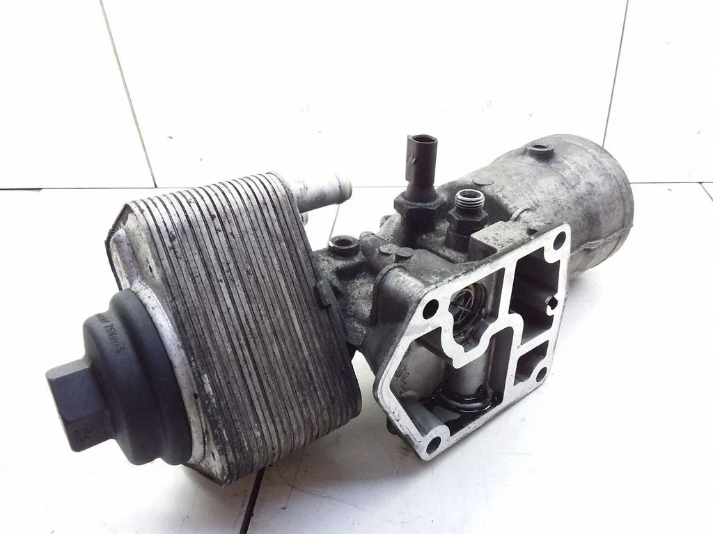 Oil filter mounting bracket 045115389E